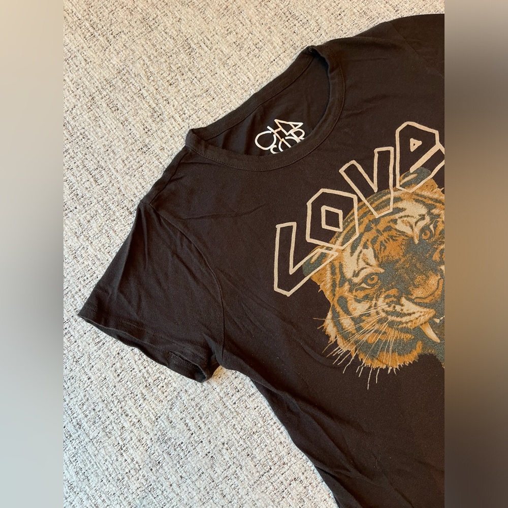 CHASER M medium t-shirt LOVE tiger EUC short sleeve top shirt - Picture 5 of 11